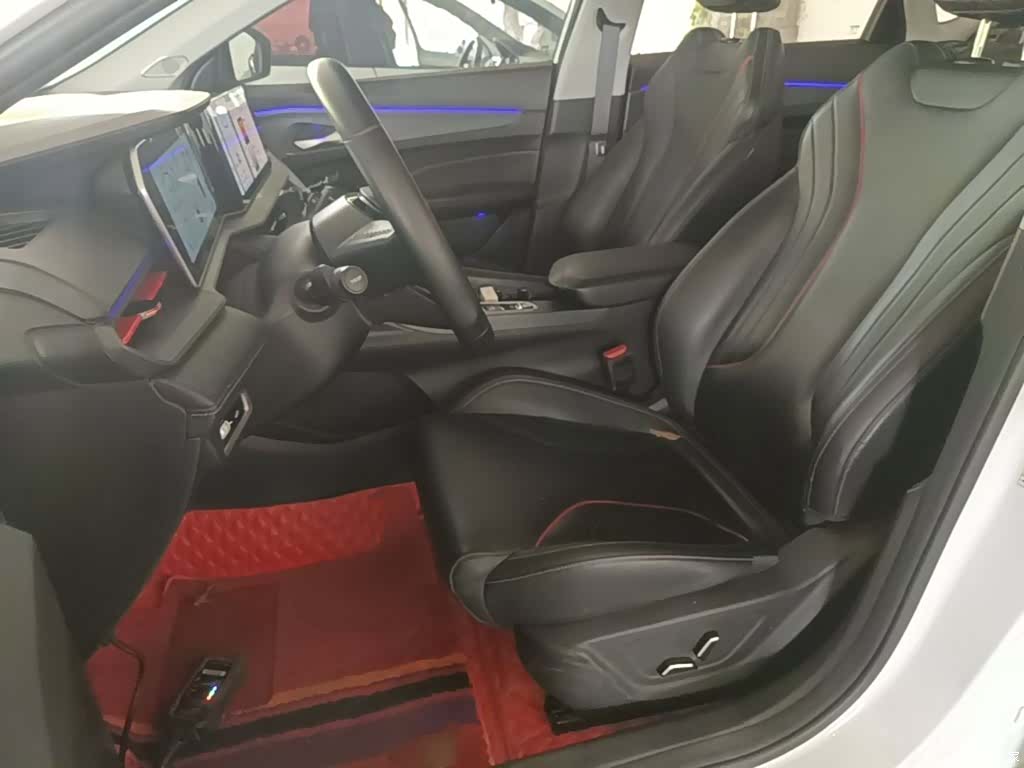 Geely Binray, 2022 15