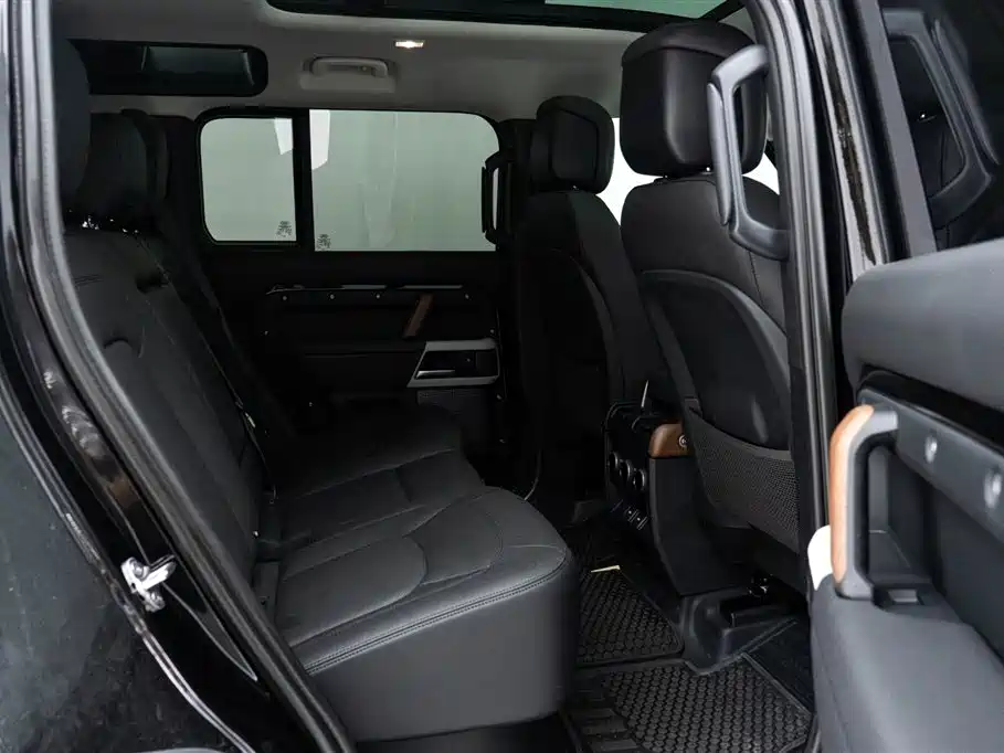Land Rover guard