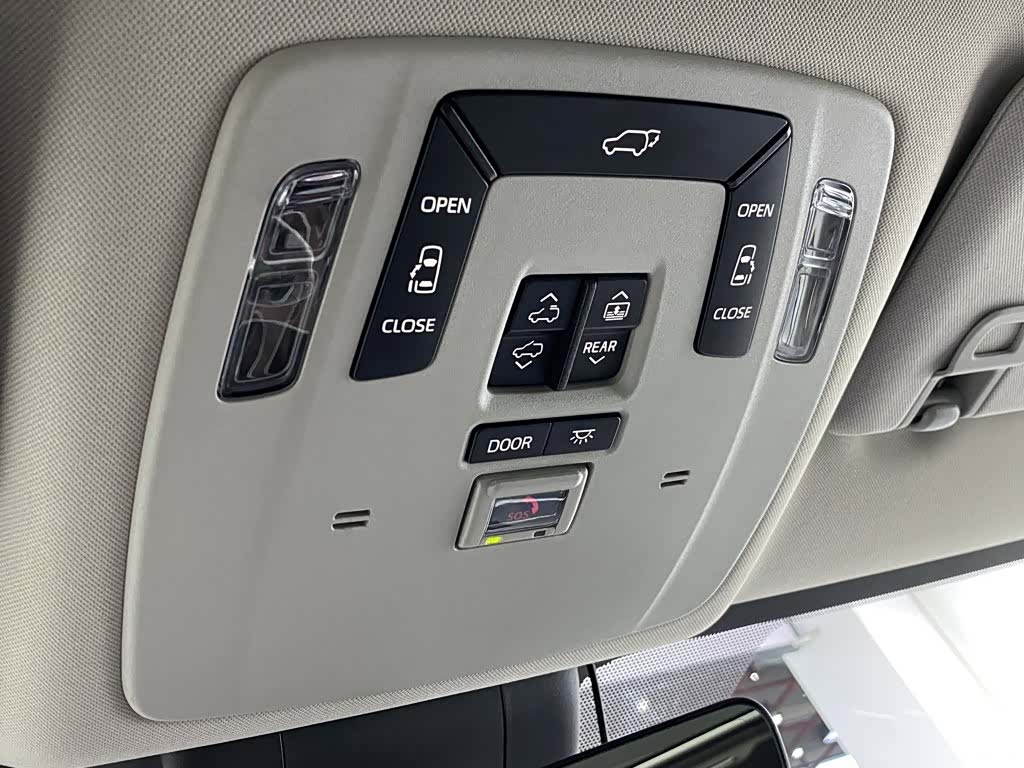 Toyota Granvia, 2024 20