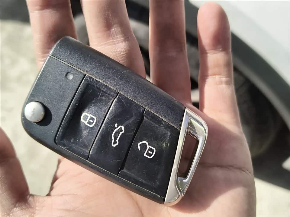 Volkswagen T-ROC exploring Songs