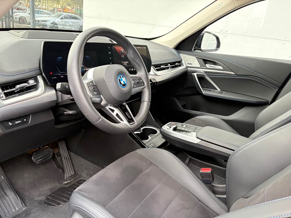 BMW iX1 BMW iX1