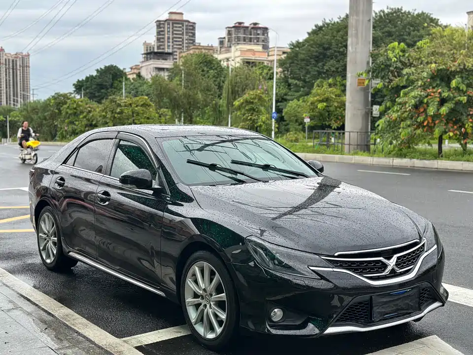 Toyota Reiz