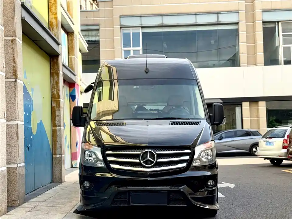Mercedes-Benz Sprinter Mercedes-Benz Sprinter