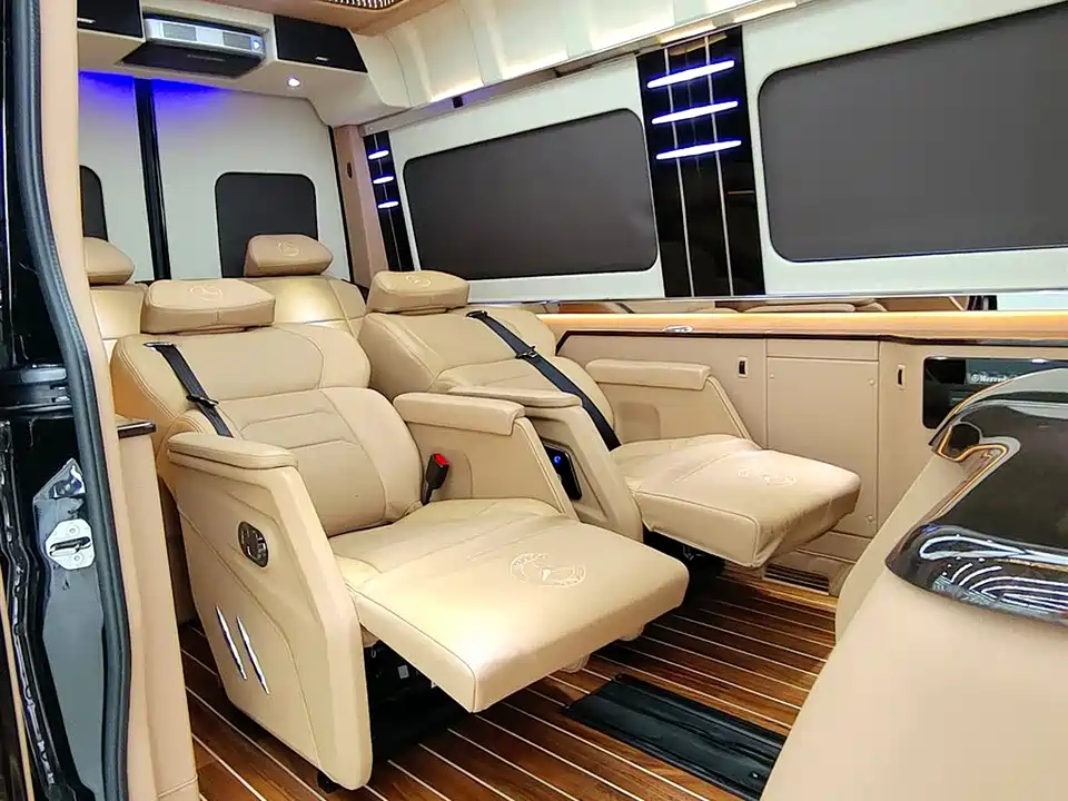 Mercedes-Benz Sprinter Mercedes-Benz Sprinter