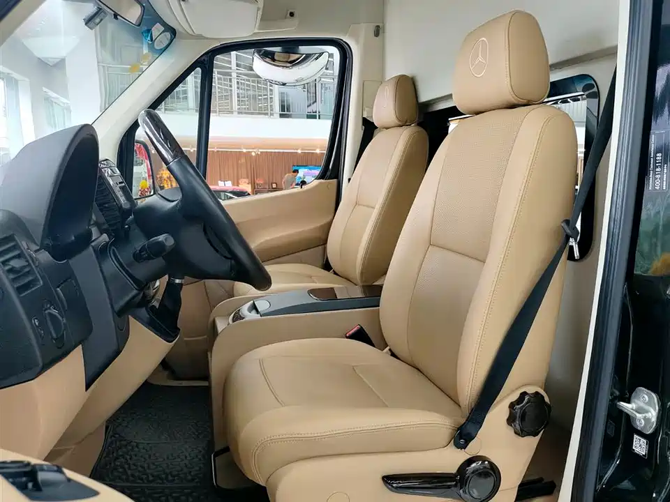 Mercedes-Benz Sprinter Mercedes-Benz Sprinter