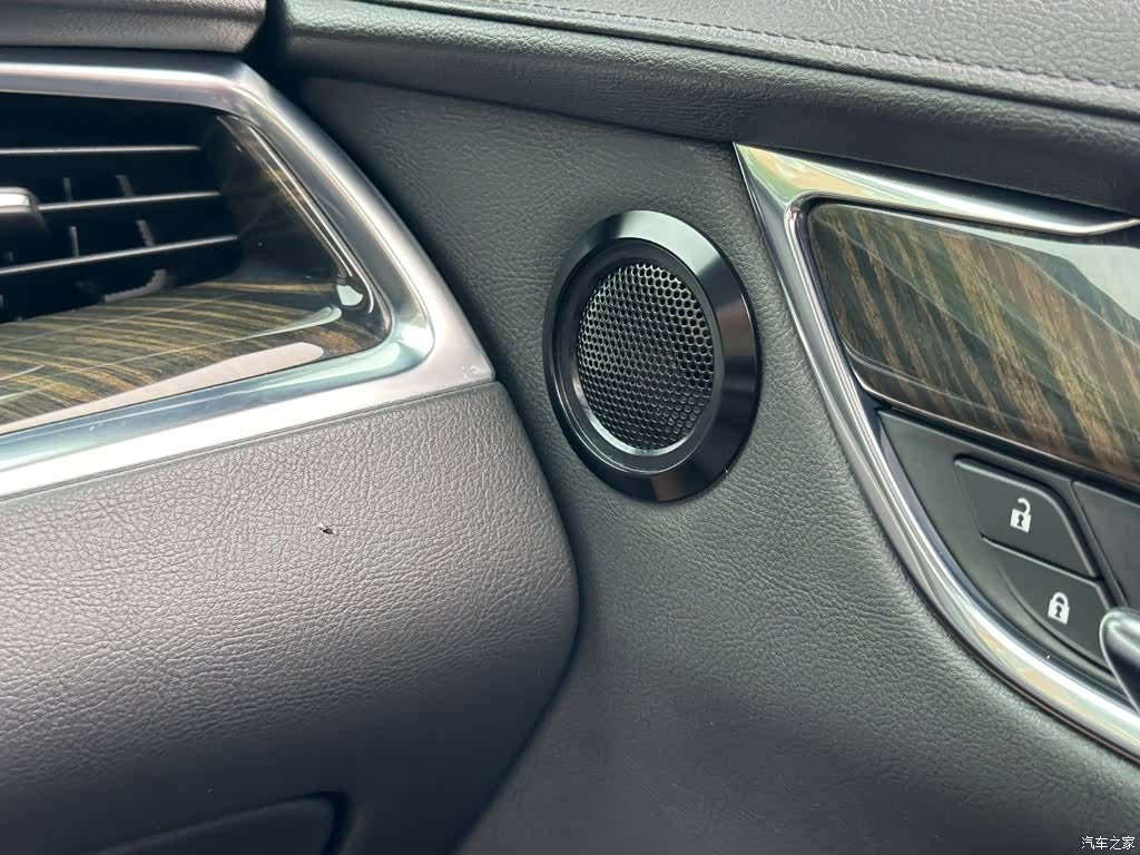 Cadillac XT5, 2018 13