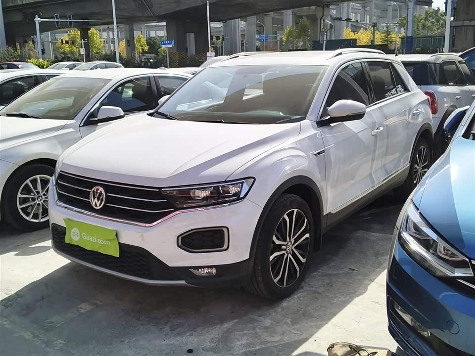 Volkswagen T-ROC exploring Songs