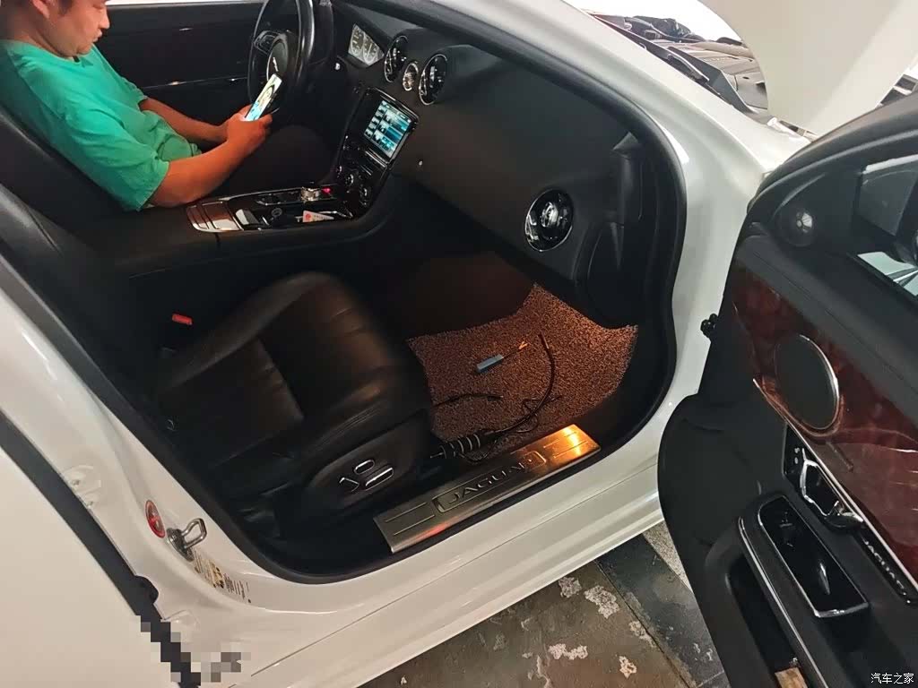 Jaguar XJ, 2015 21
