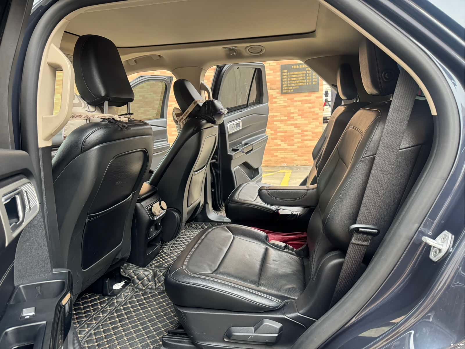 Ford Explorer, 2020 9