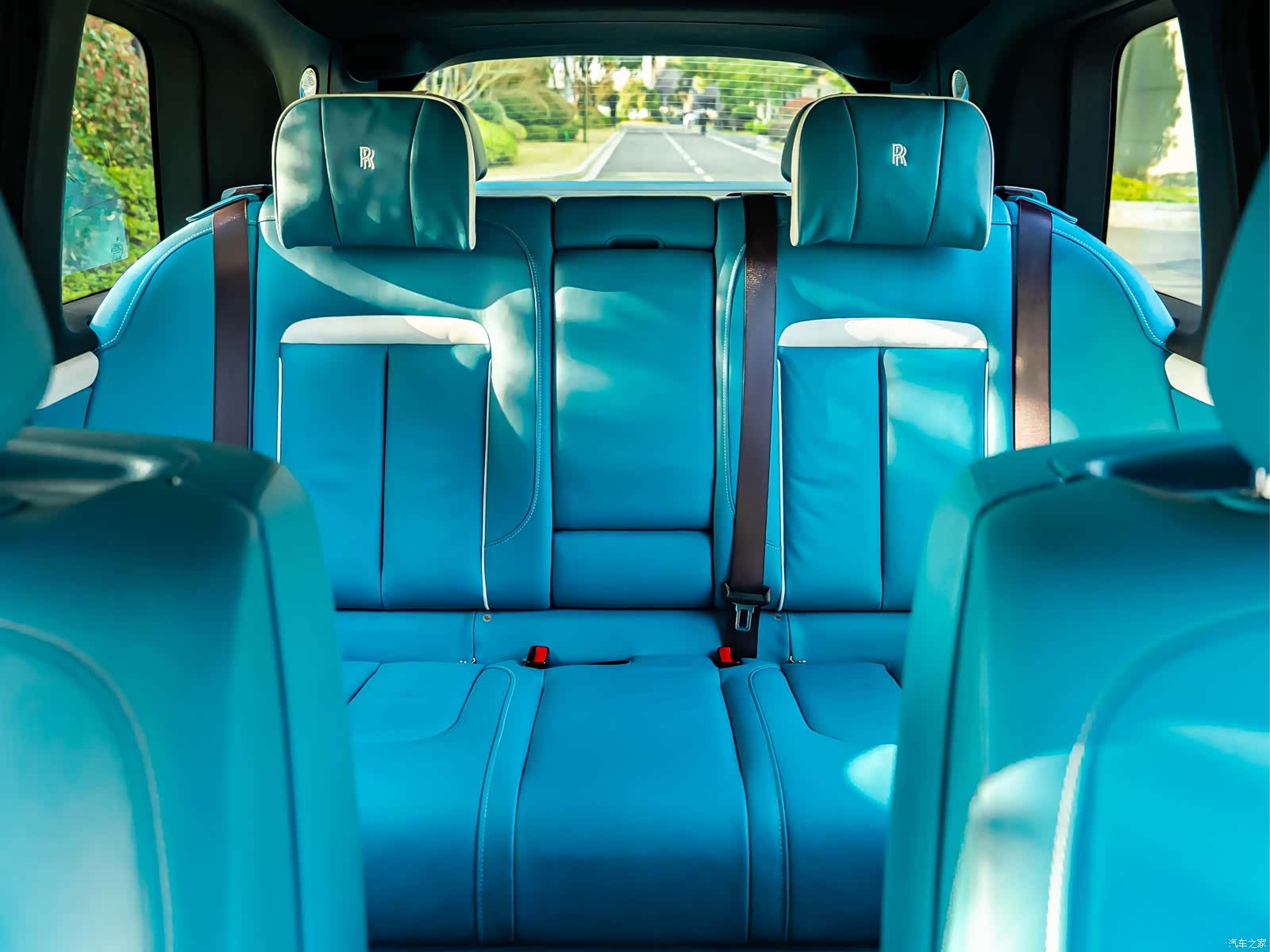 Rolls-Royce Cullinan, 2021 13