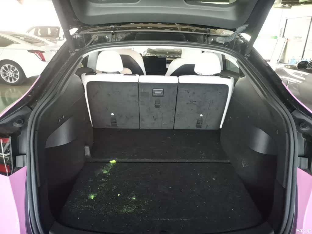 Model Y, 2023 19