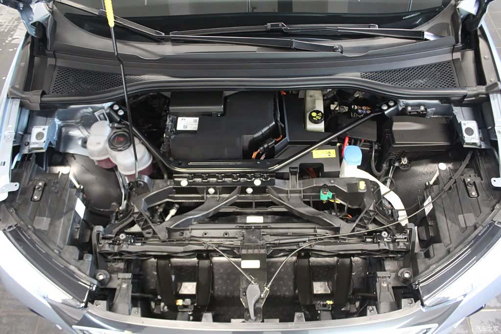 Audi Q4 e-tron, 2025 13