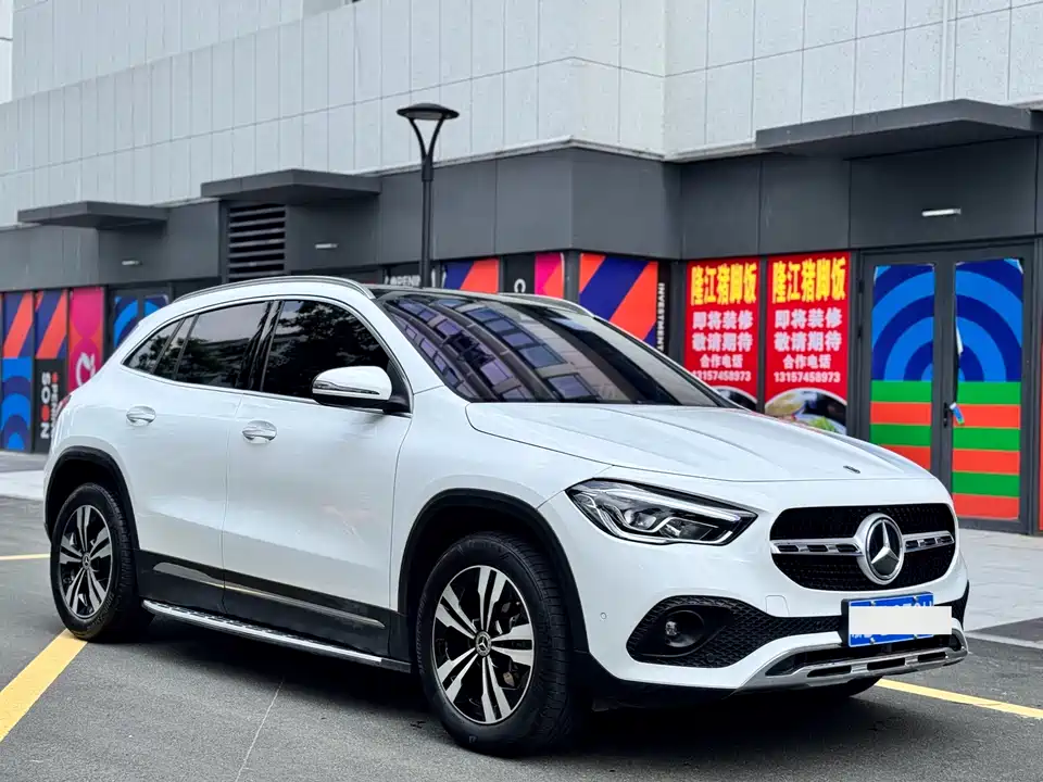 Mercedes-Benz GLA Mercedes-Benz GLA