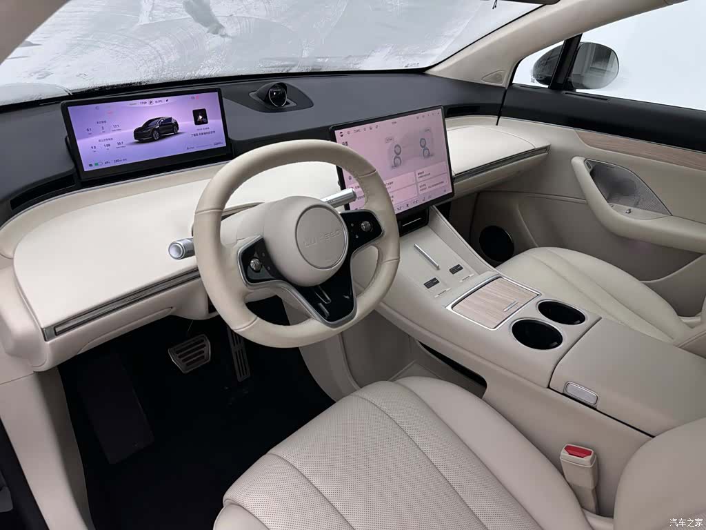 Luxeed R7, 2025 15