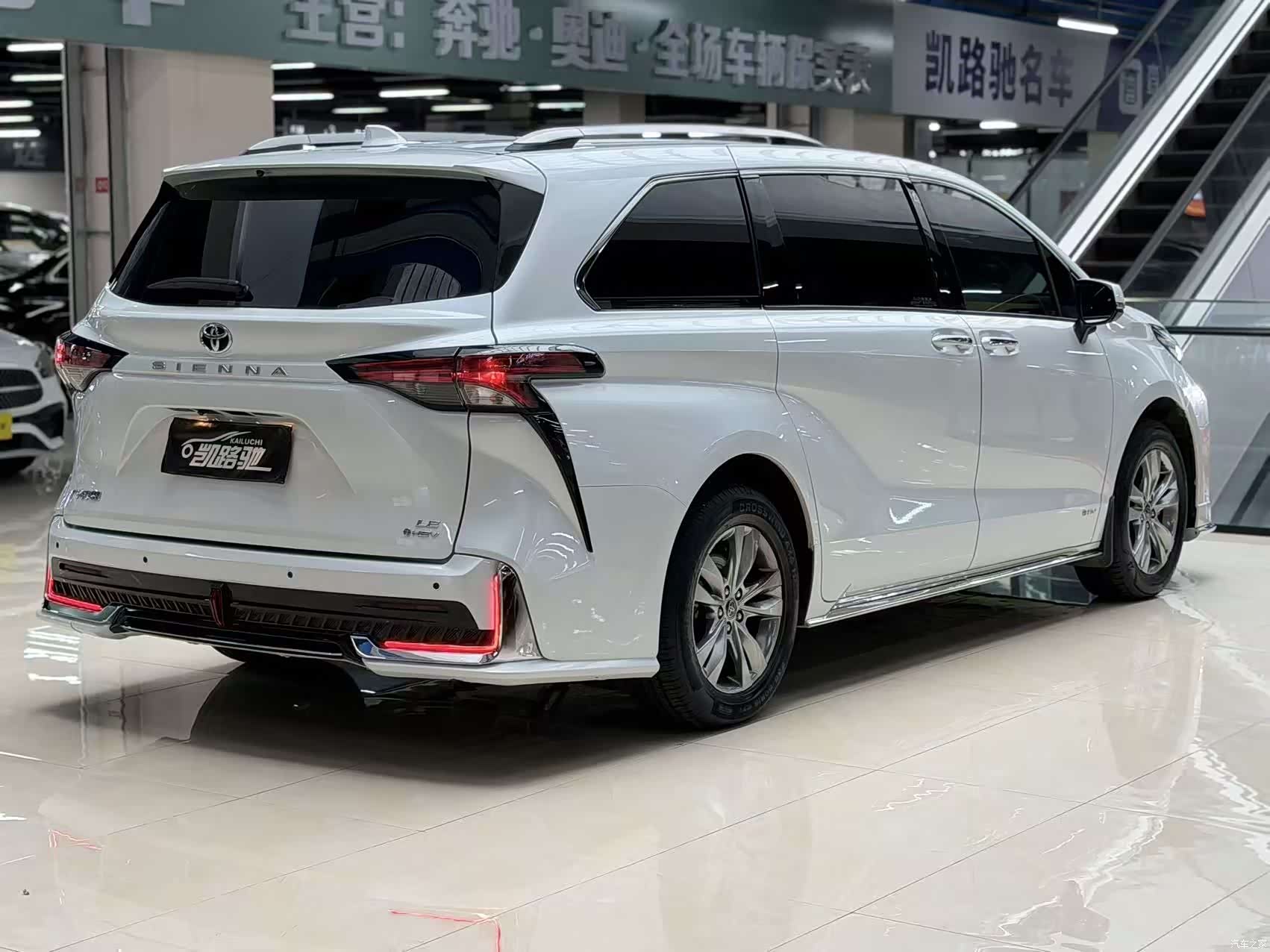 Toyota Sienna, 2024 4