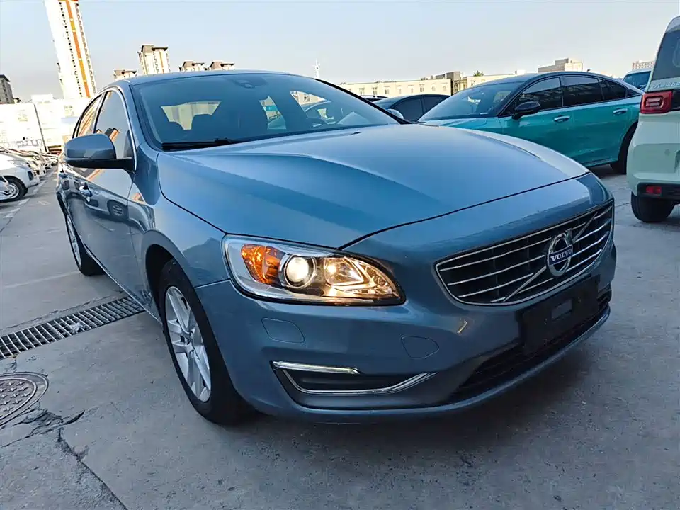 Volvo S60