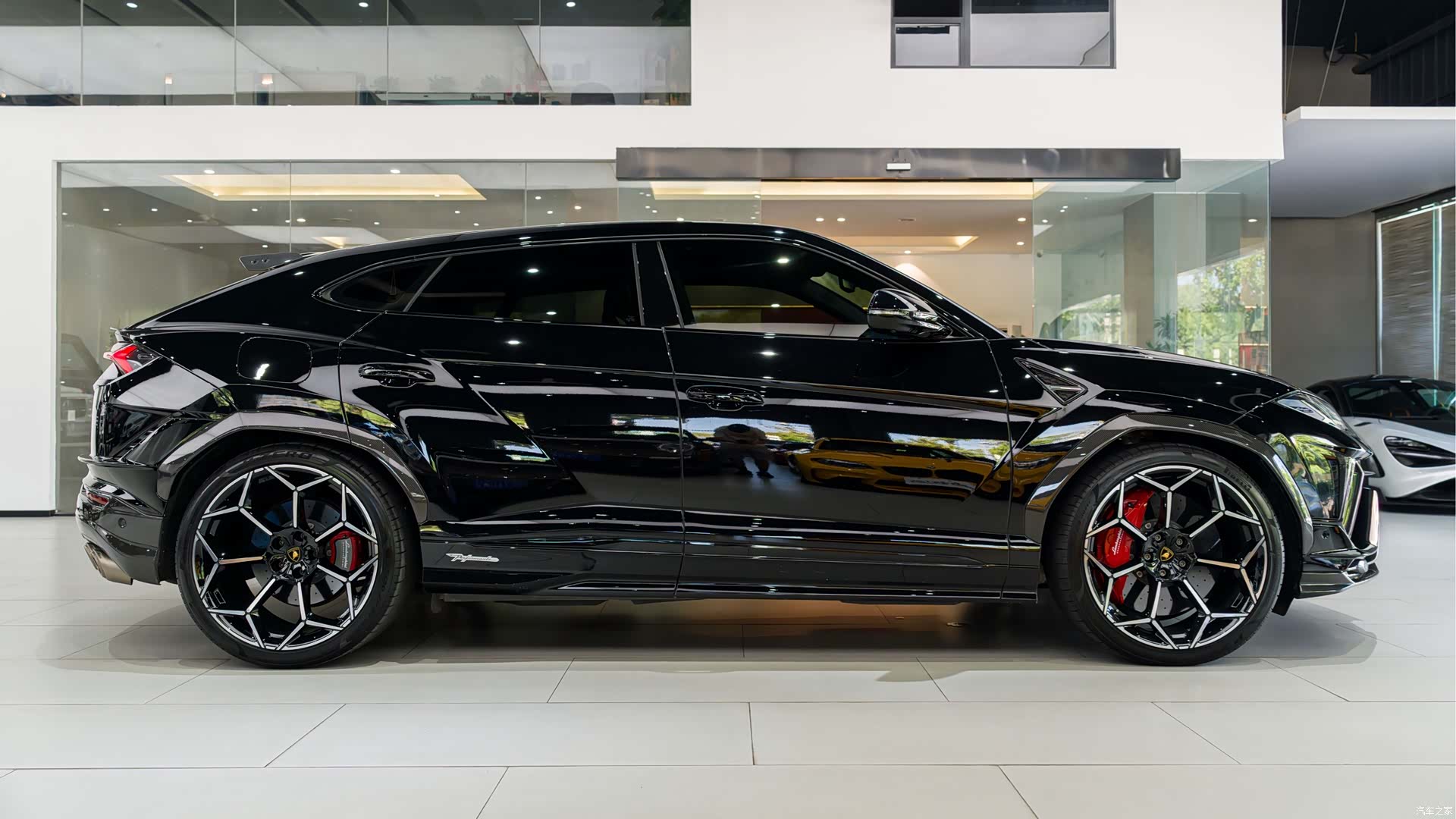 Lamborghini Urus, 2023 20