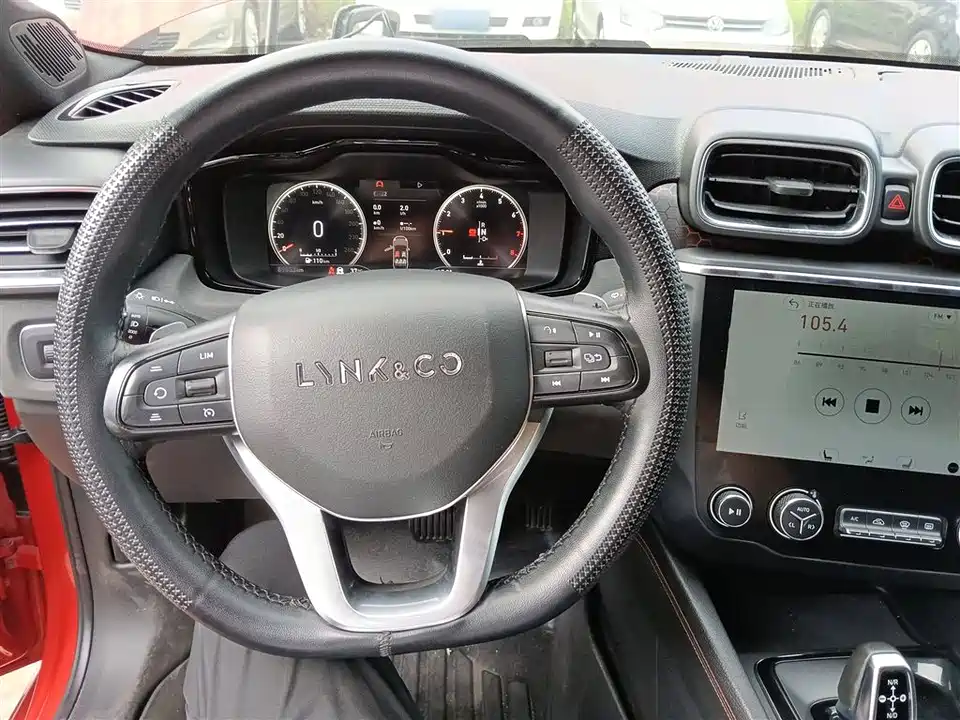 Lynk & Co 03