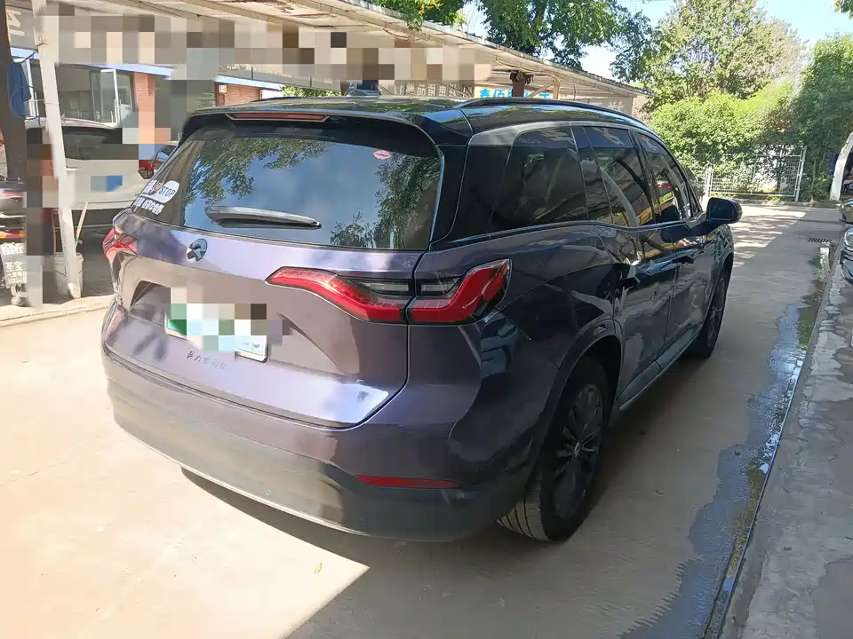 NIO ES8