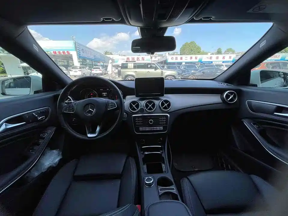 Mercedes-Benz CLA