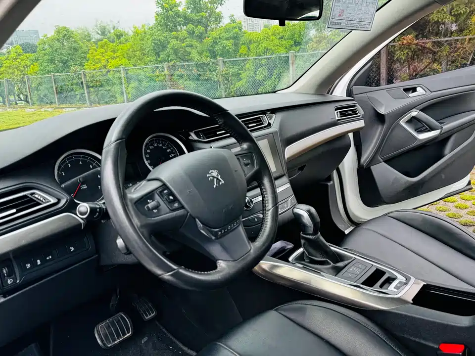 Peugeot 408