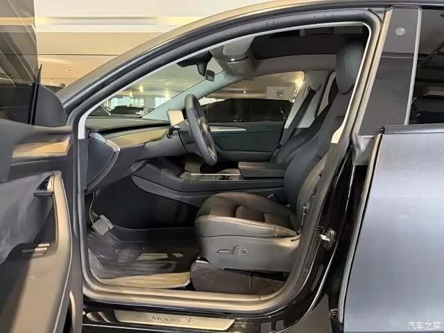 Tesla Model Y, 2021 4