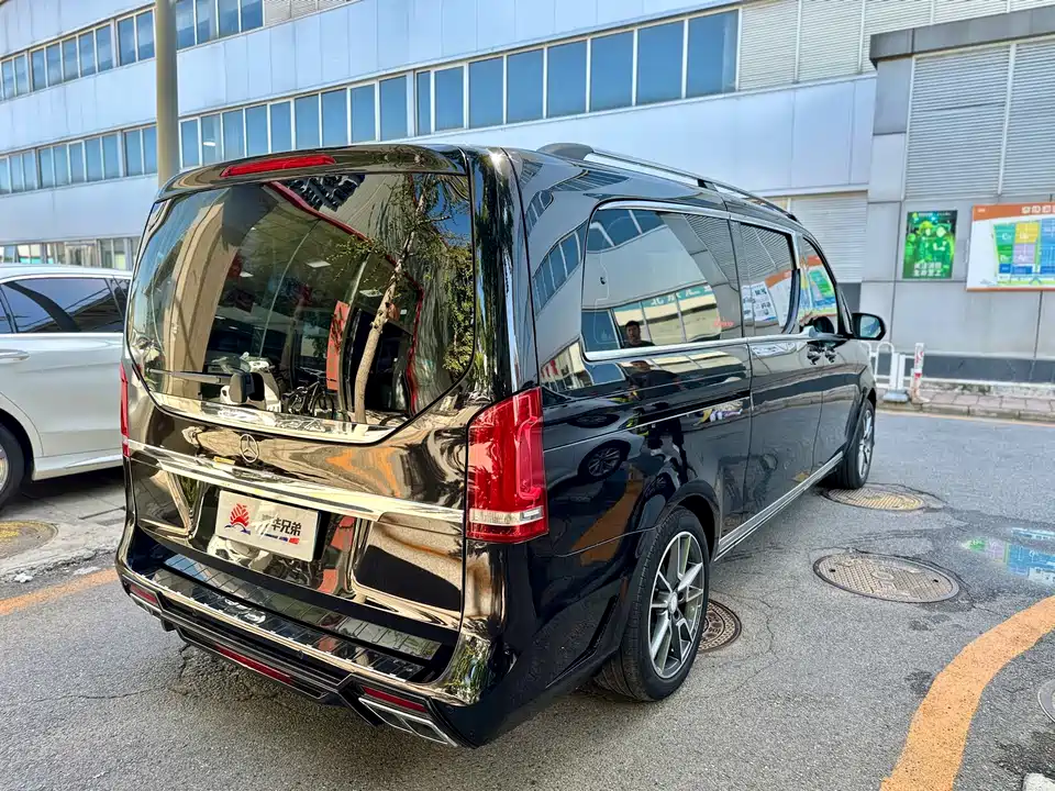 Mercedes-Benz V-class