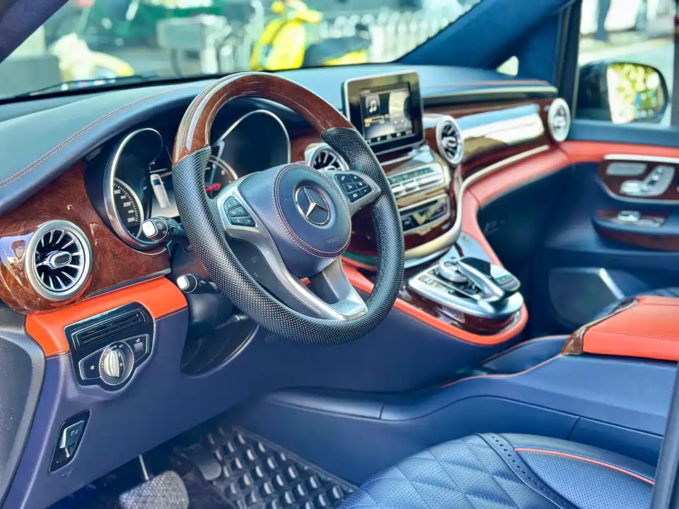 Mercedes-Benz V-class