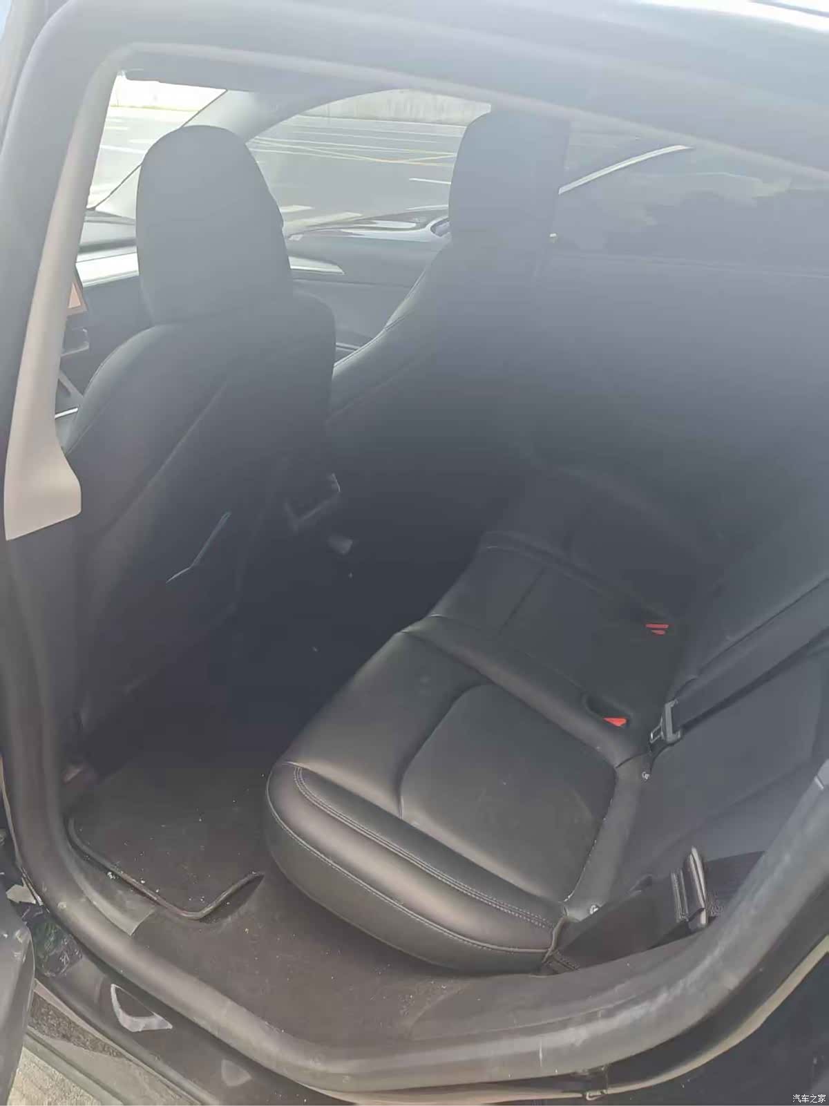Tesla Model Y, 2023 15