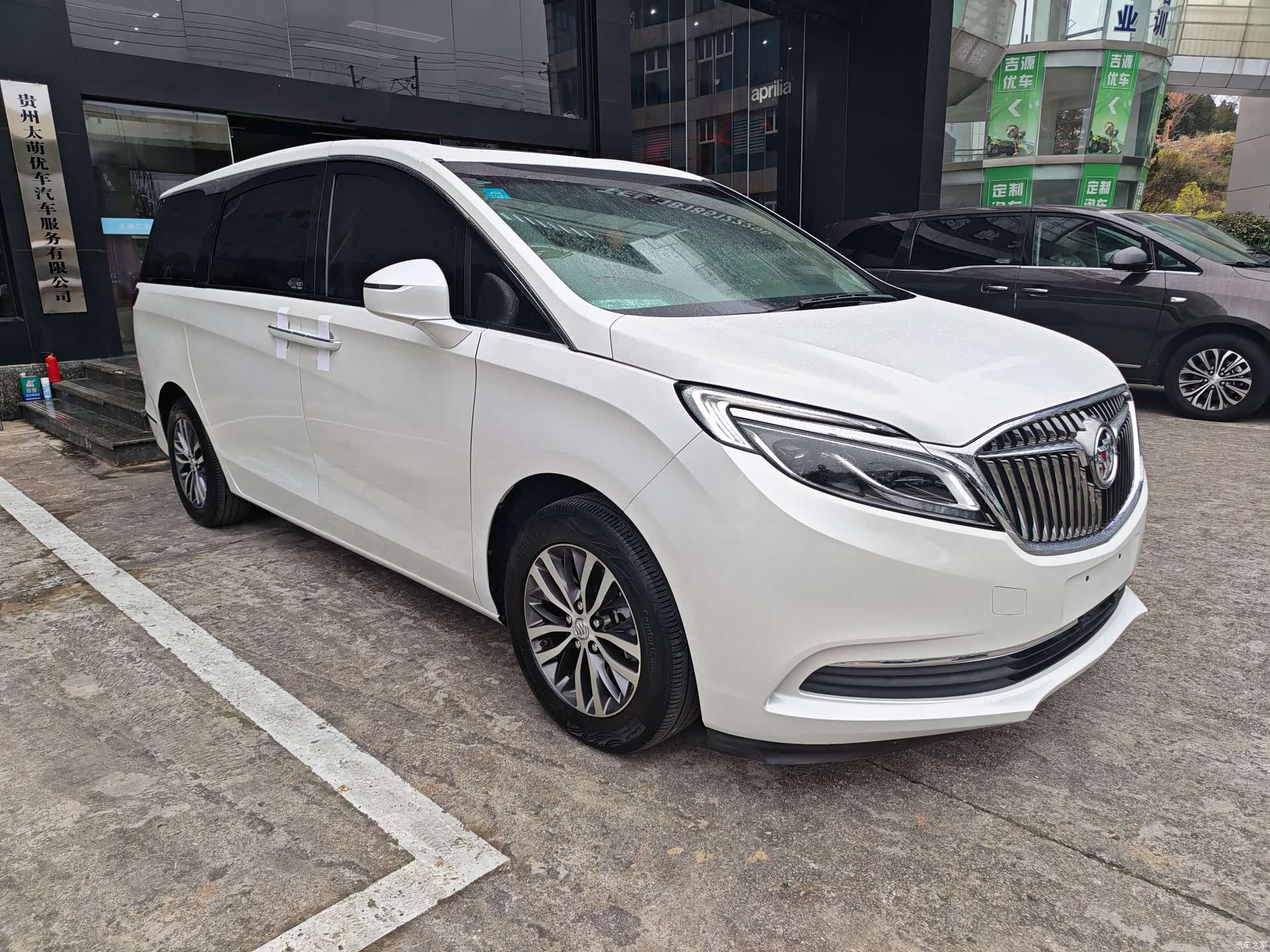 Buick GL8, 2018 3