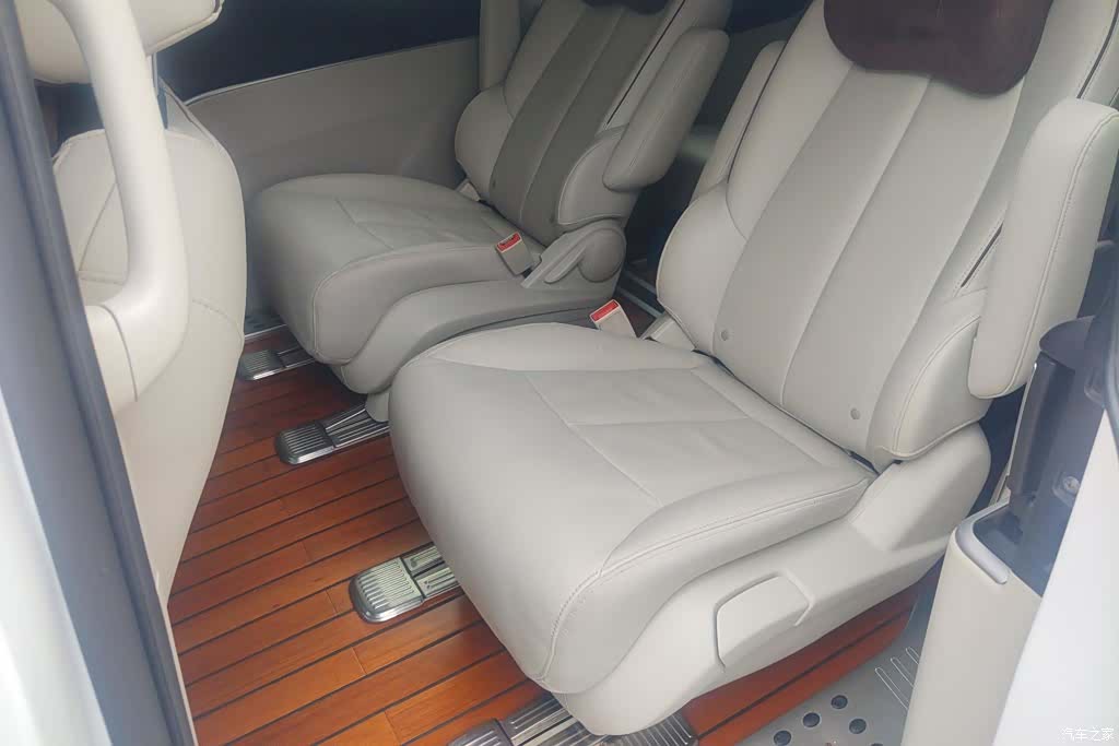 Buick GL8, 2021 11