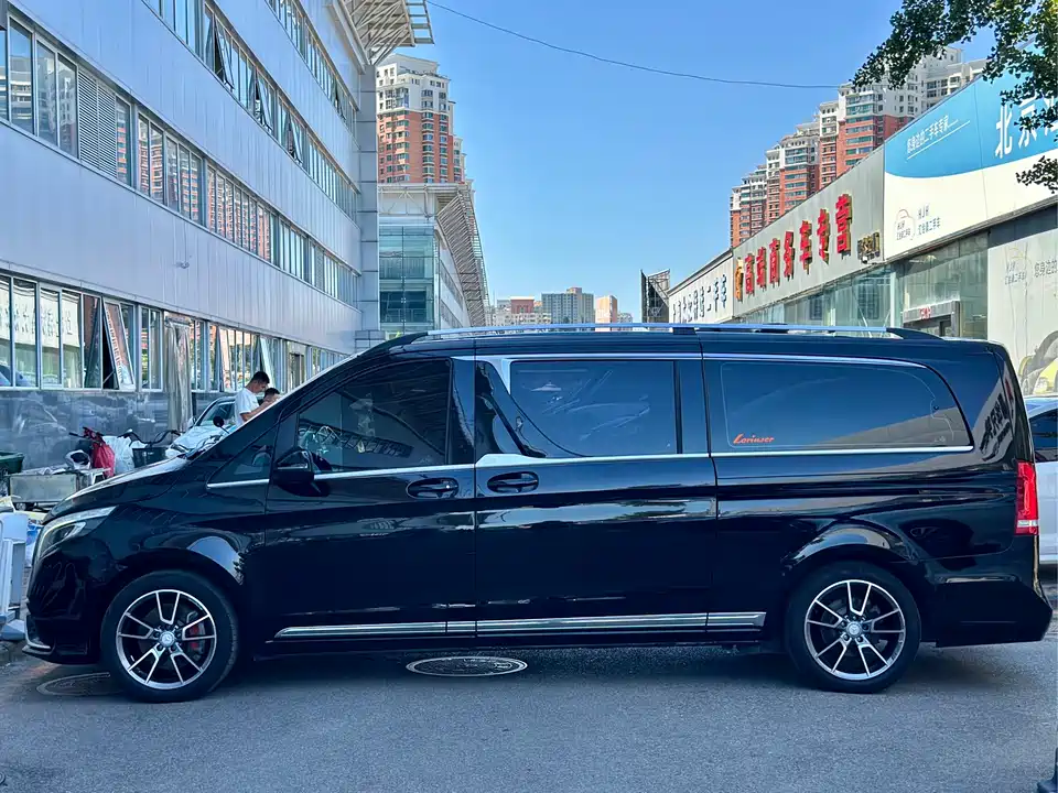 Mercedes-Benz V-class