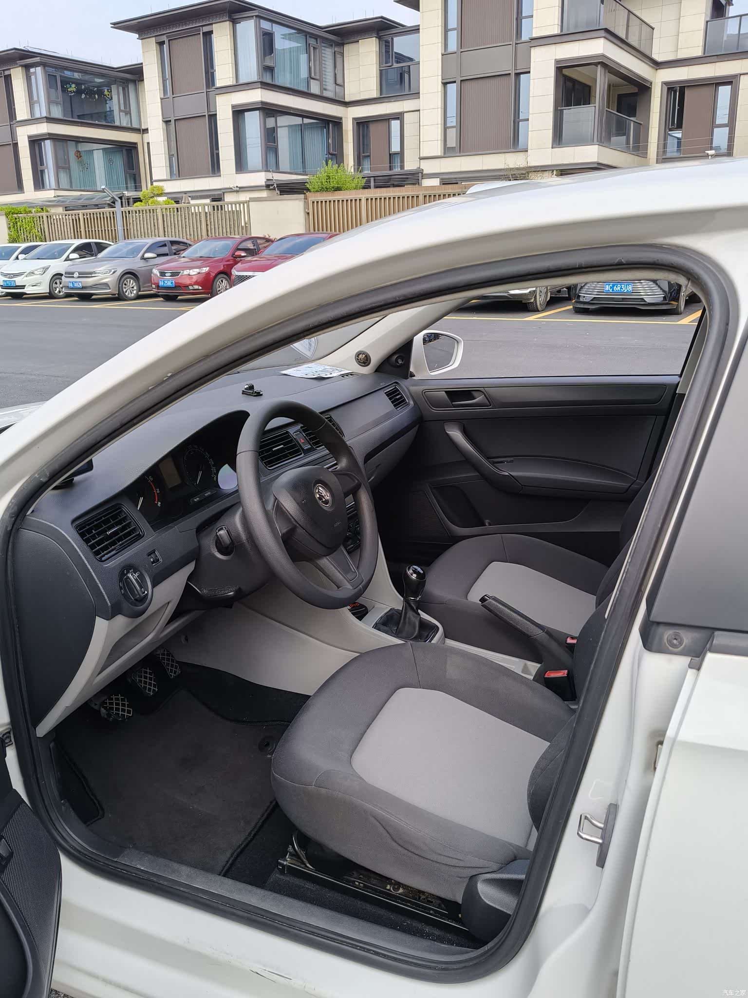 Skoda Rapid, 2015 9