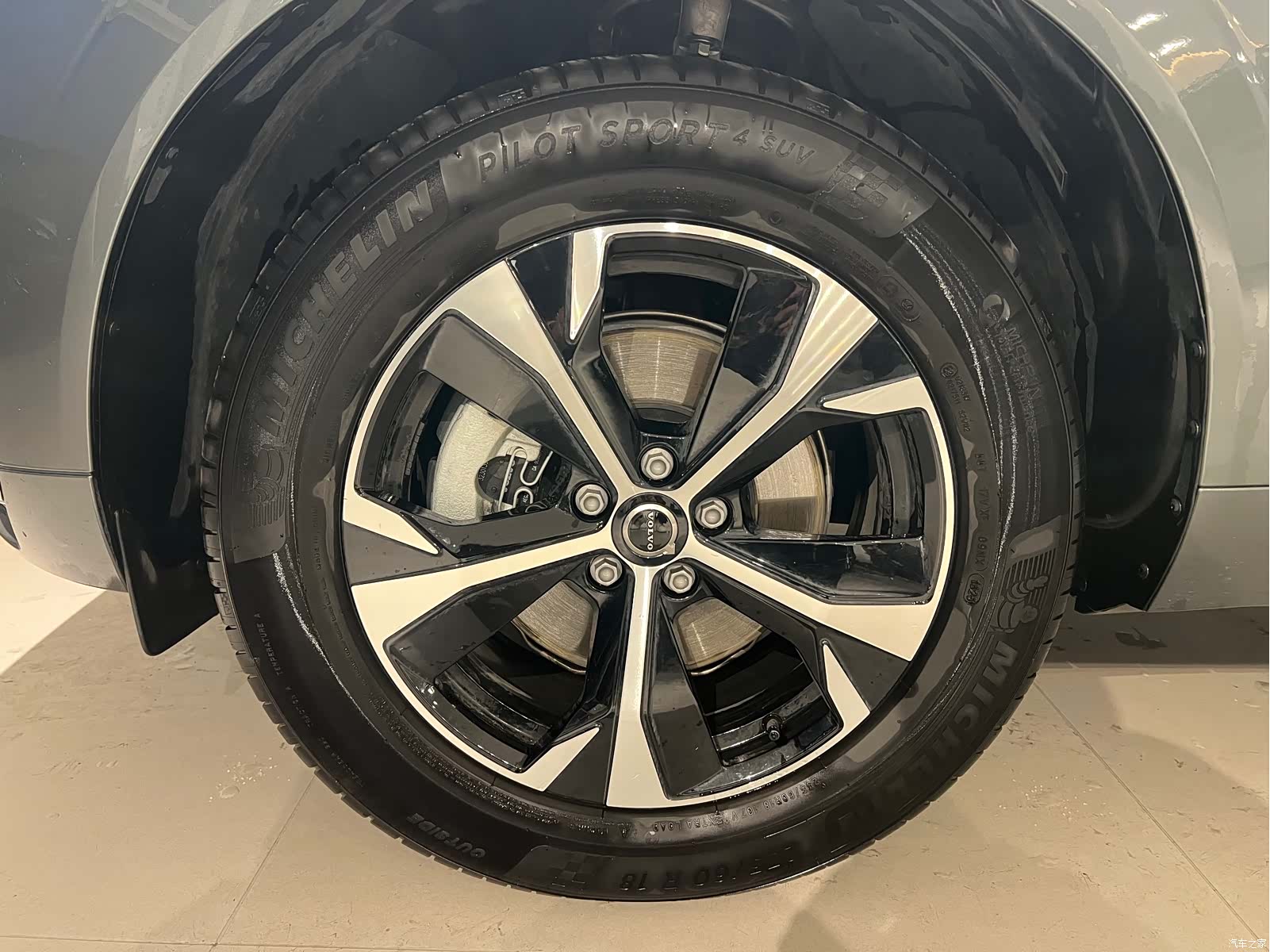 Volvo XC60, 2025 10
