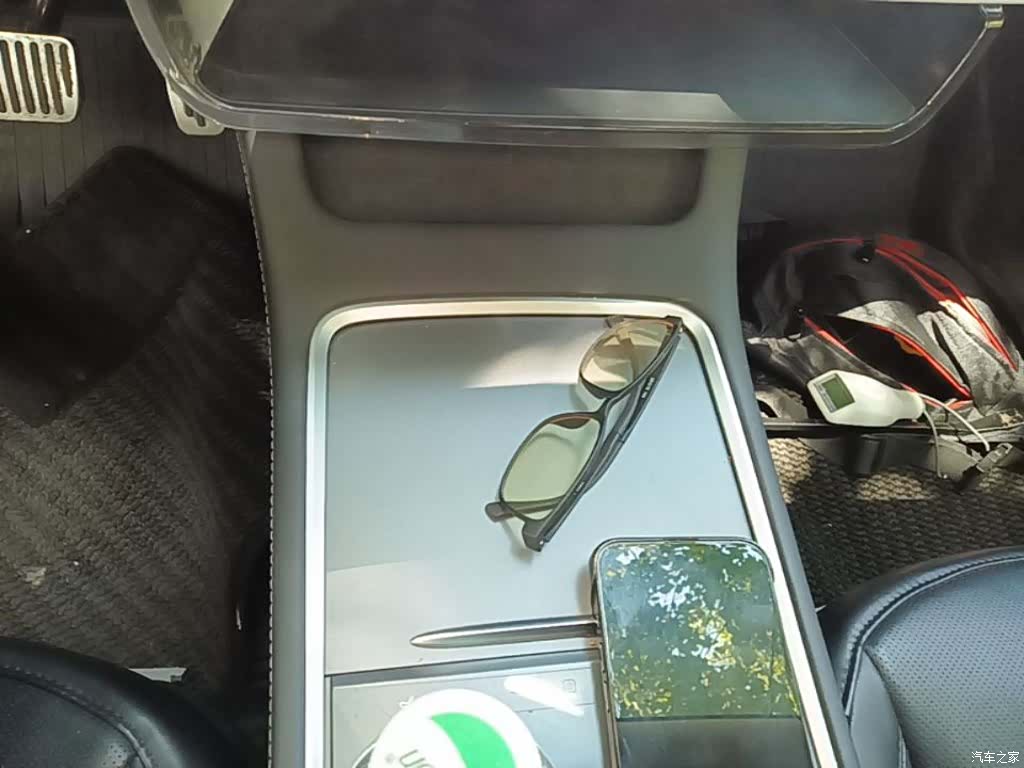 Tesla Model Y, 2022 14