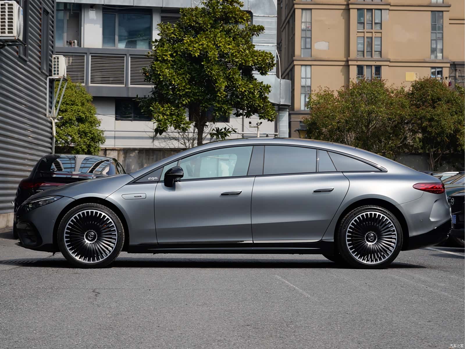 Mercedes-Benz EQS, 2025 3