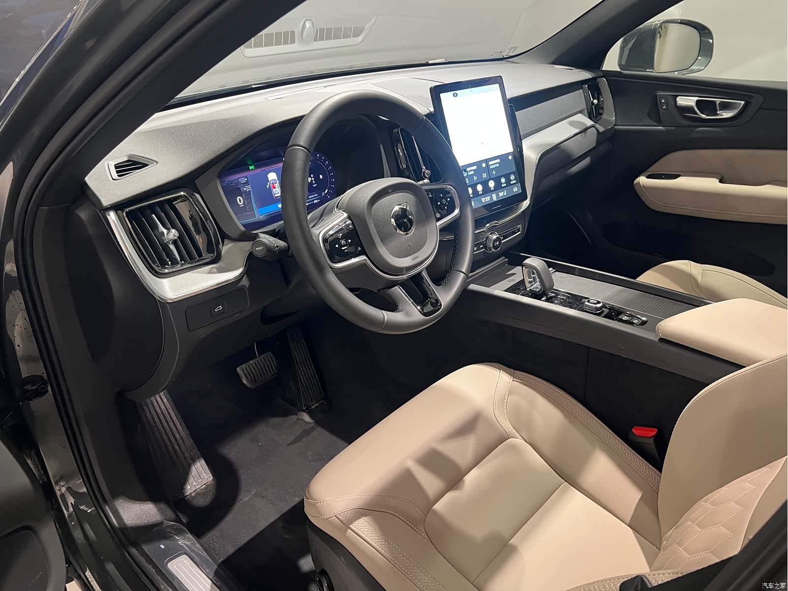 Volvo XC60, 2025 8