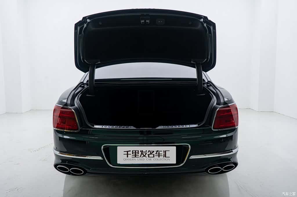 Bentley Flying Spur, 2023 9