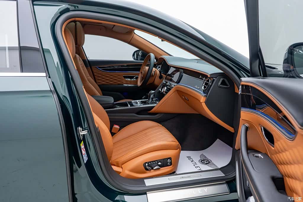 Bentley Flying Spur, 2023 18