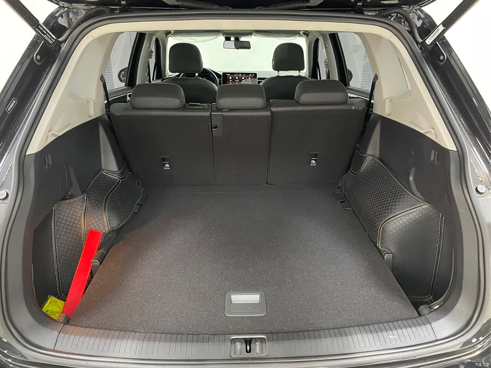 Volkswagen Tiguan L, 2023 14