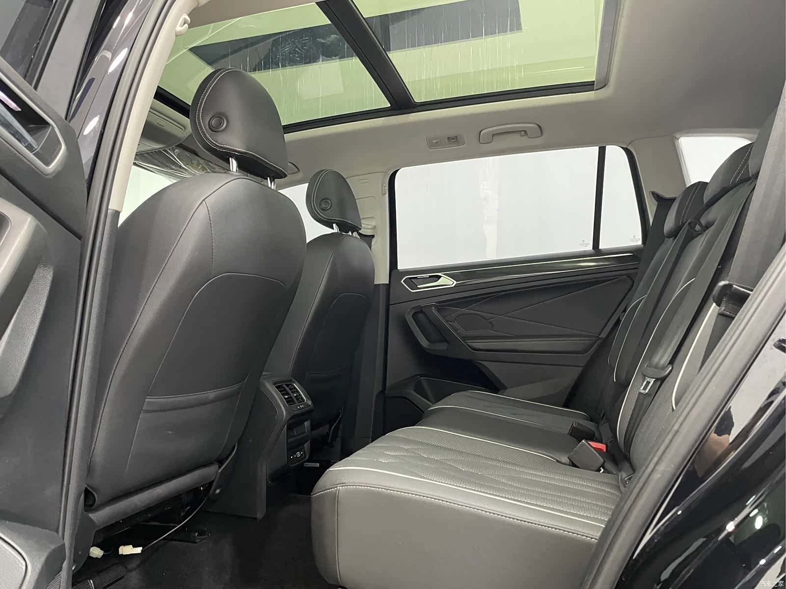 Volkswagen Tiguan L, 2023 все фото