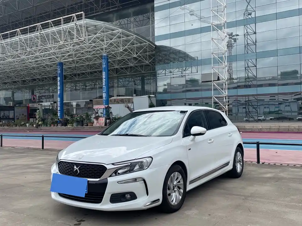DS 4S
