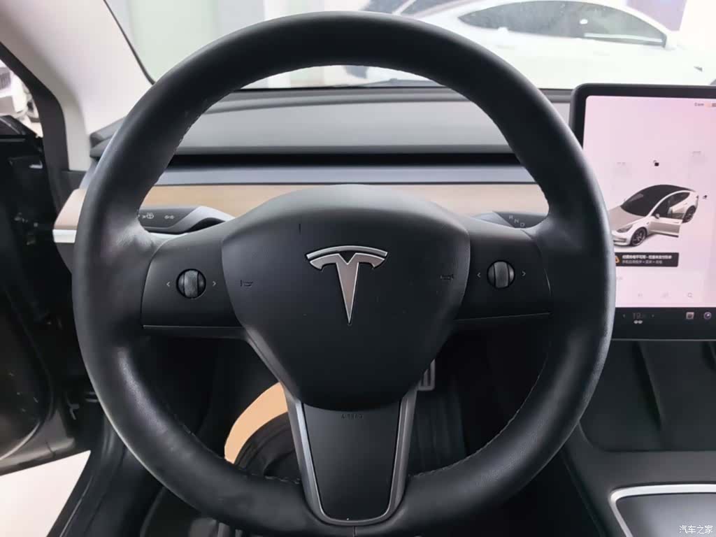 Tesla Model 3, 2022 11