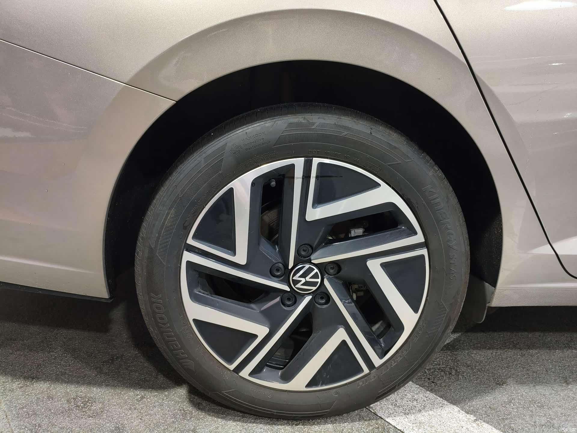 Volkswagen Sagitar, 2023 18