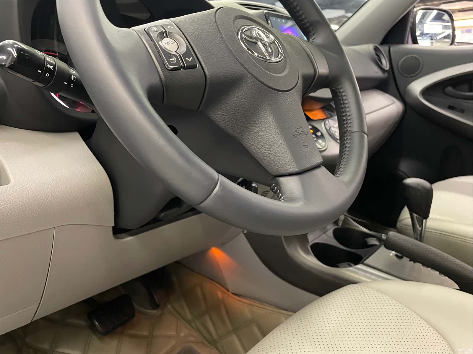 Toyota RAV4, 2011 16