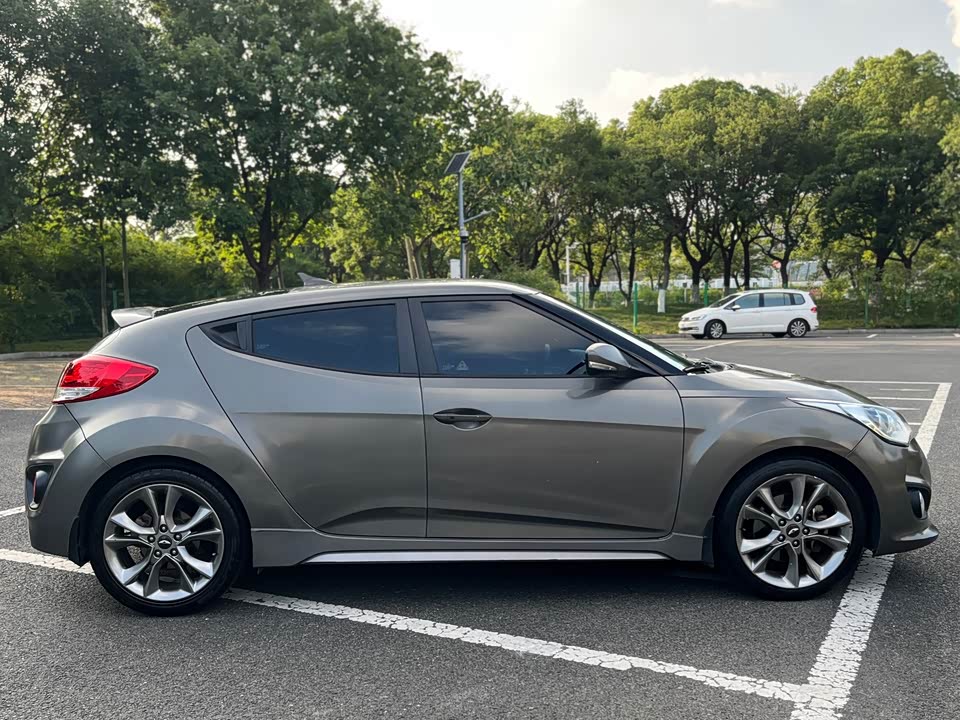 Hyundai Veloster