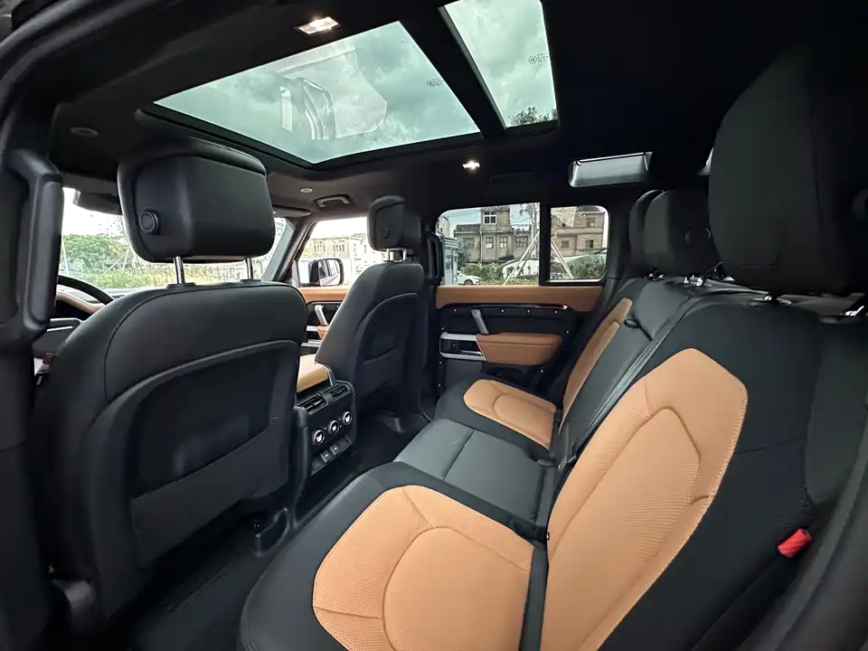 Land Rover guard