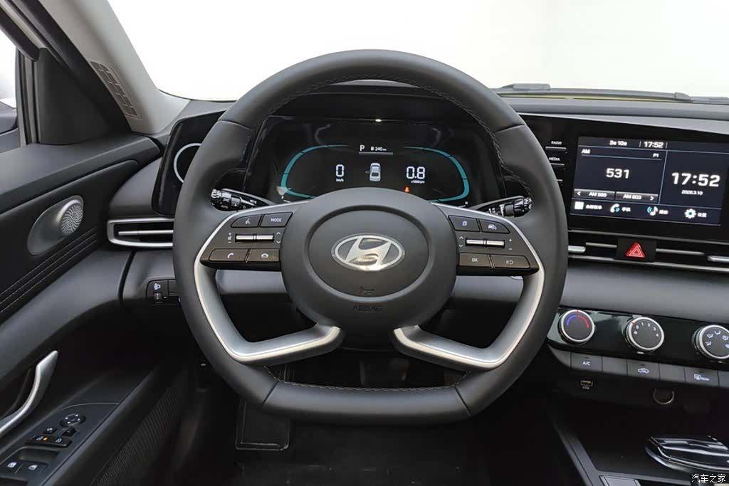 Hyundai Elantra, 2025 15