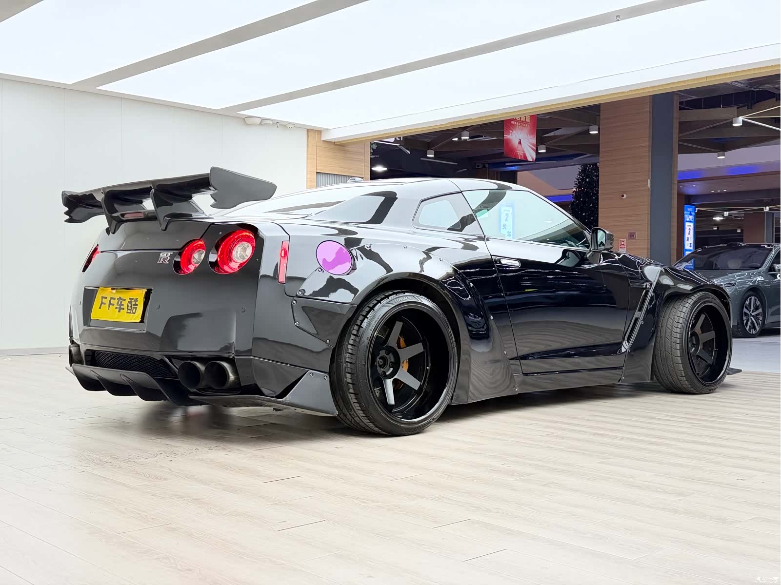 Nissan GT-R, 2010 10