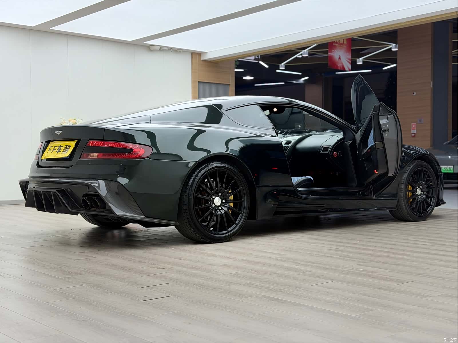 Aston Martin DB9, 2011 2